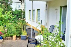 Gedern: Gepflegtes 2 FH mit sehr großem Garten in Wohnlage!