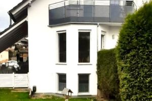 Gedern-Wenings: Sehr gepflegtes 2 FH mit ELW, Pool, Carport und großem Garten als Kapitalanlage!